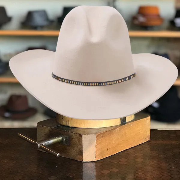 Classic Wide-Brim Beige Cowboy Hat with Unique Black-Blue Band