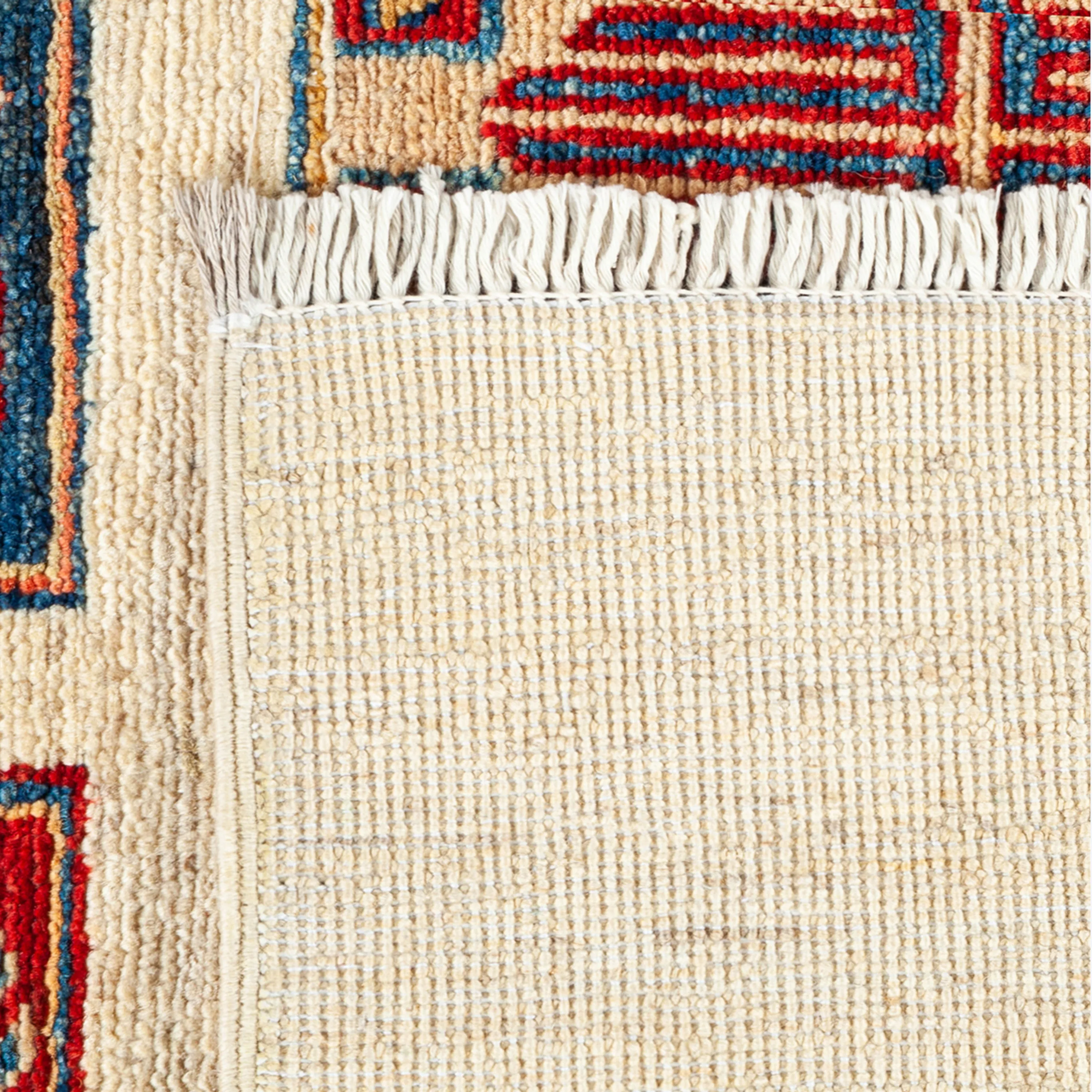Ivory Traditional Wool Rug - 4' 10" x 6' 7"