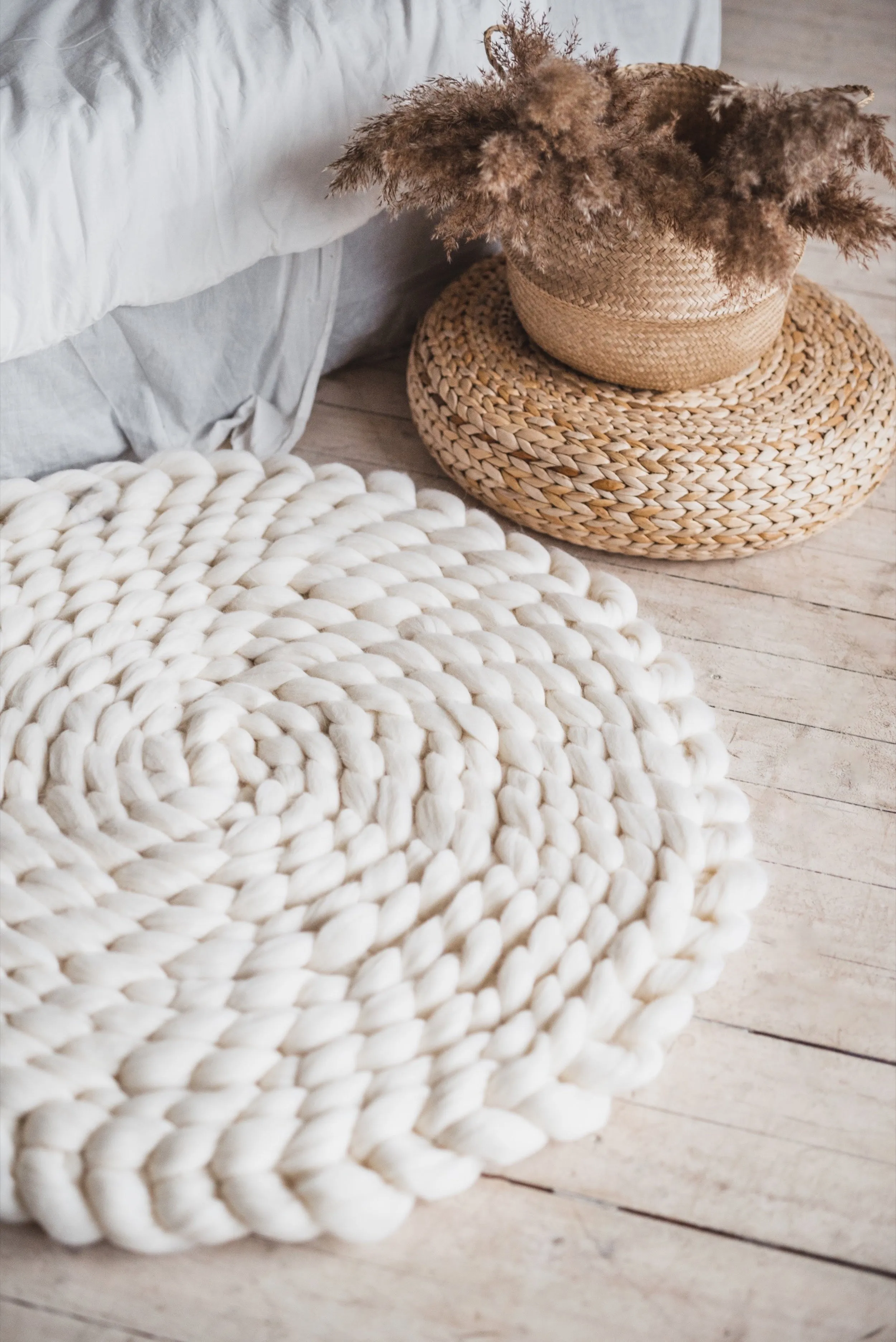 Medium round rug d=40” (100 cm)