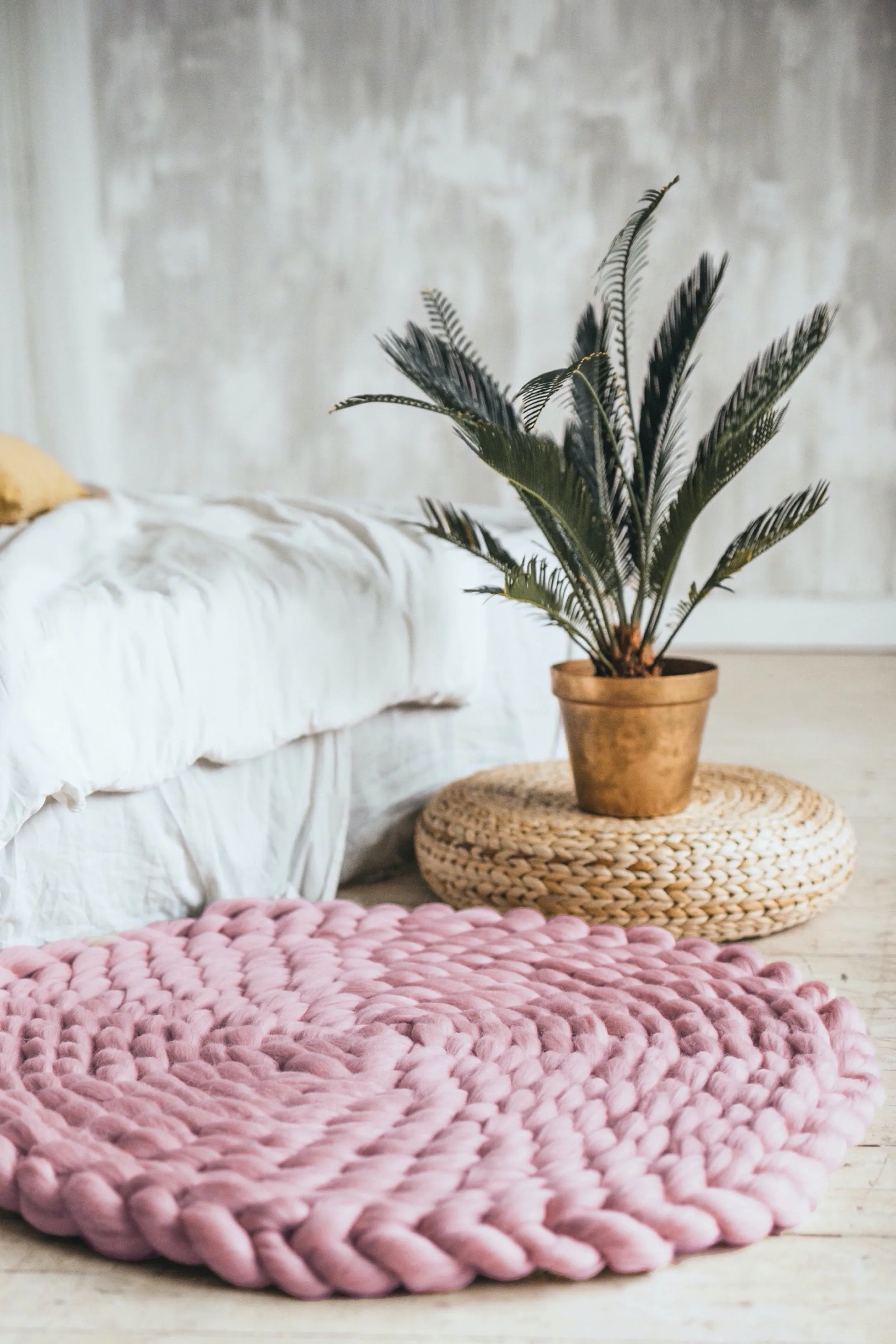 Medium round rug d=40” (100 cm)