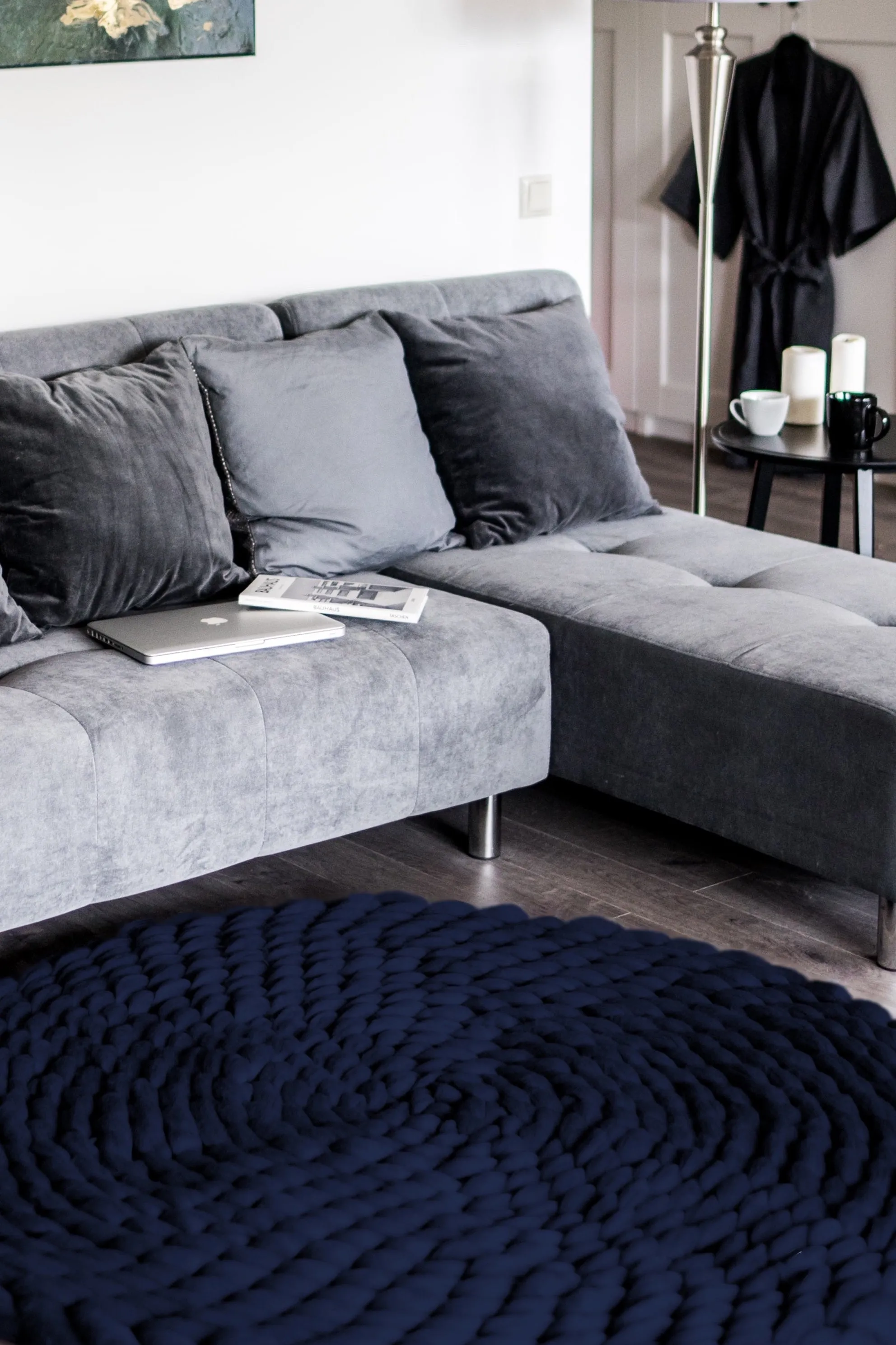 Medium round rug d=40” (100 cm)