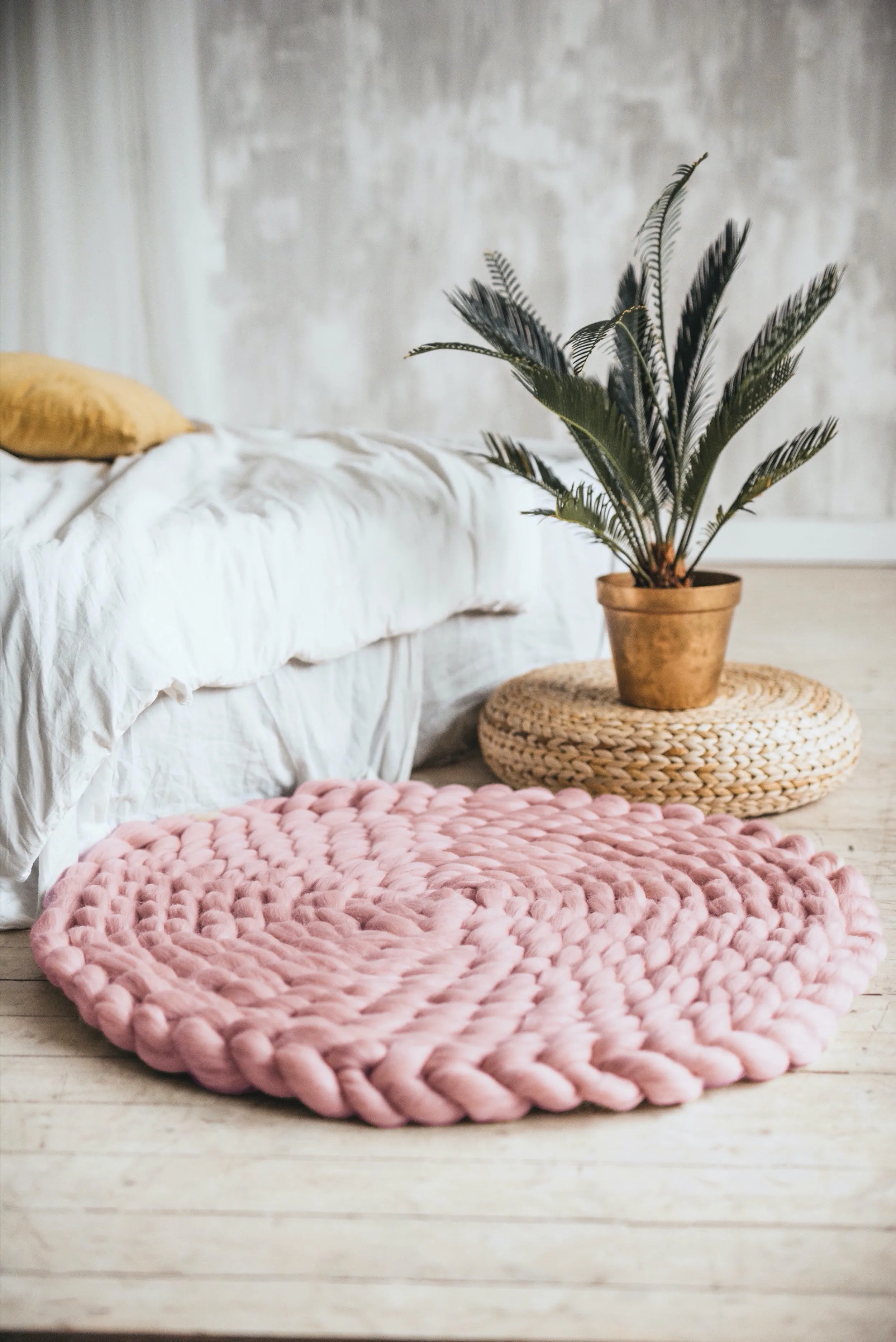 Medium round rug d=40” (100 cm)