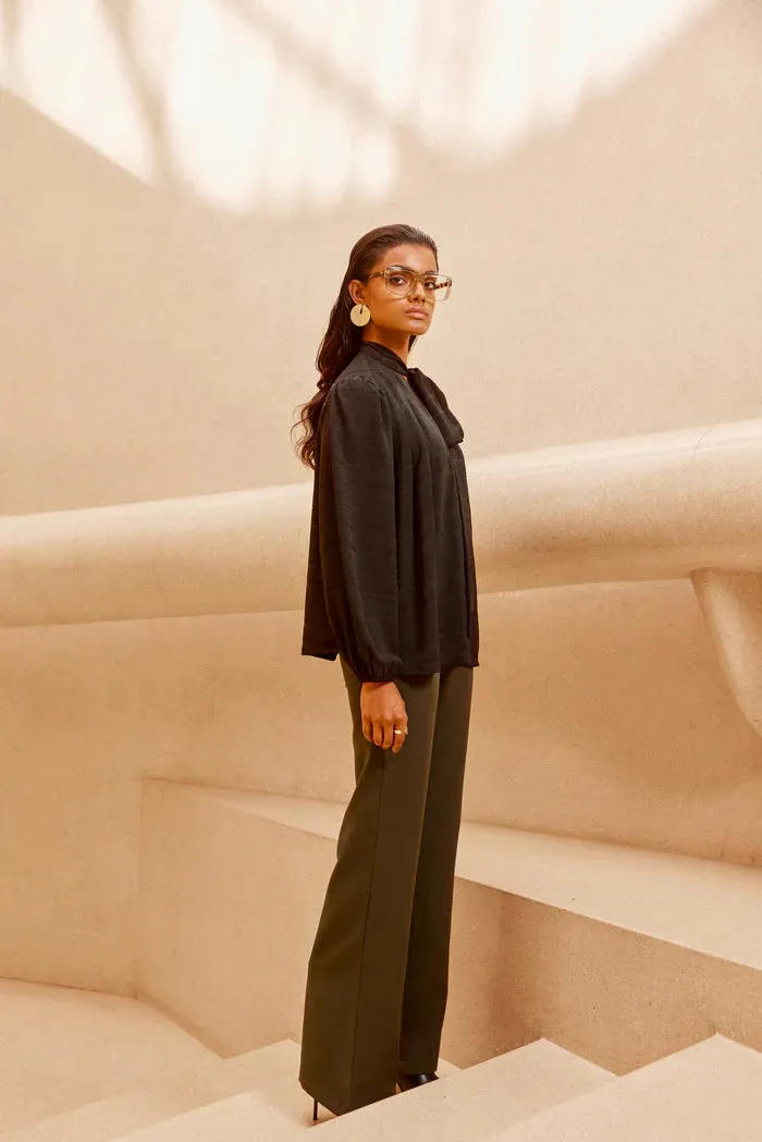 Qua Women Everyaday Hi-rise Flared Trousers