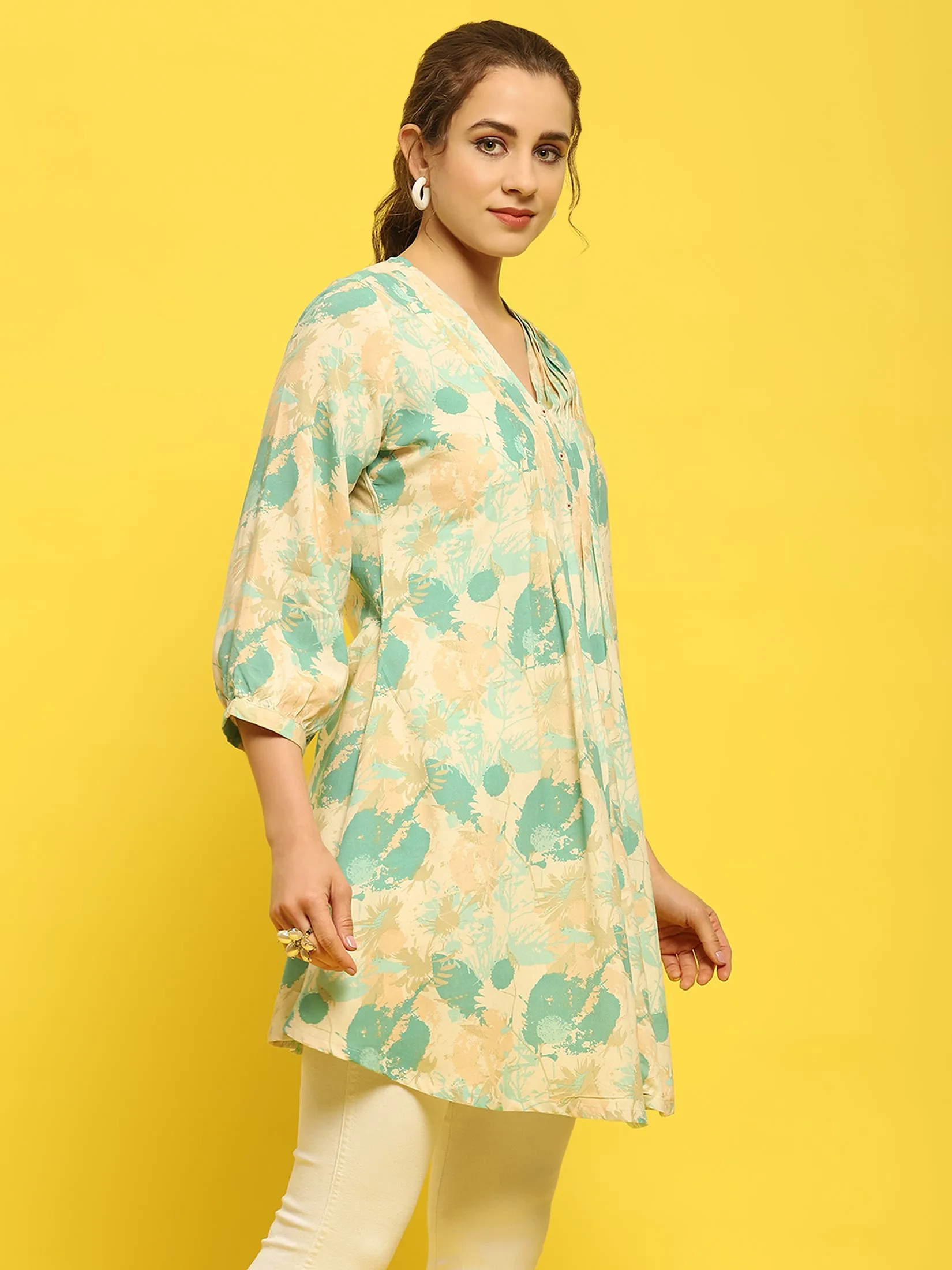 Women Liva Rayon Green Tropical Print Tunic