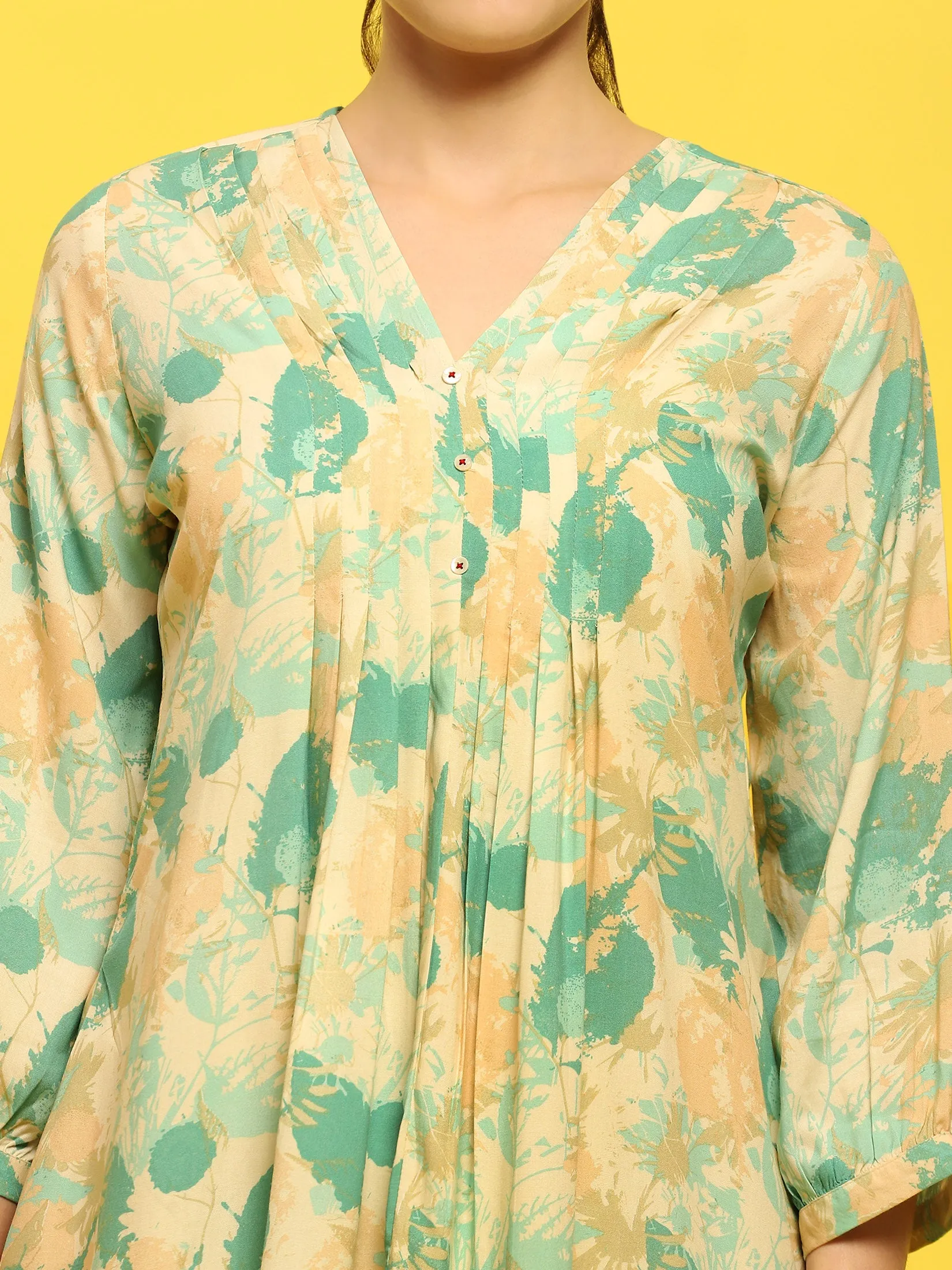 Women Liva Rayon Green Tropical Print Tunic