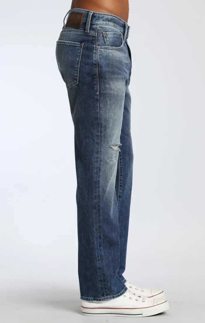 ZACH STRAIGHT LEG IN MID RIPPED AUTHENTIC VINTAGE