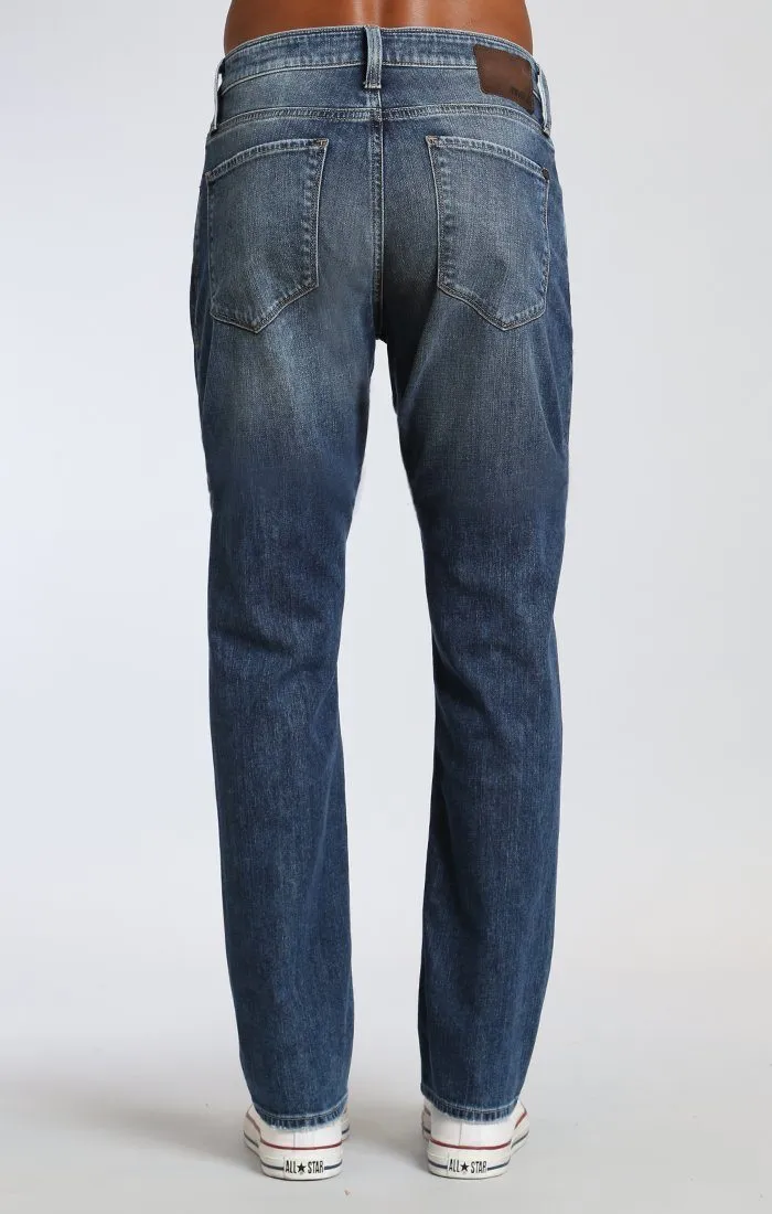 ZACH STRAIGHT LEG IN MID RIPPED AUTHENTIC VINTAGE